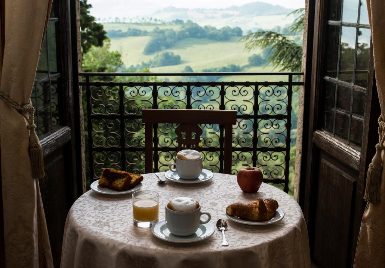 Castello Di Petroia Dimora D'Epoca Hotel Gubbio Bagian luar foto