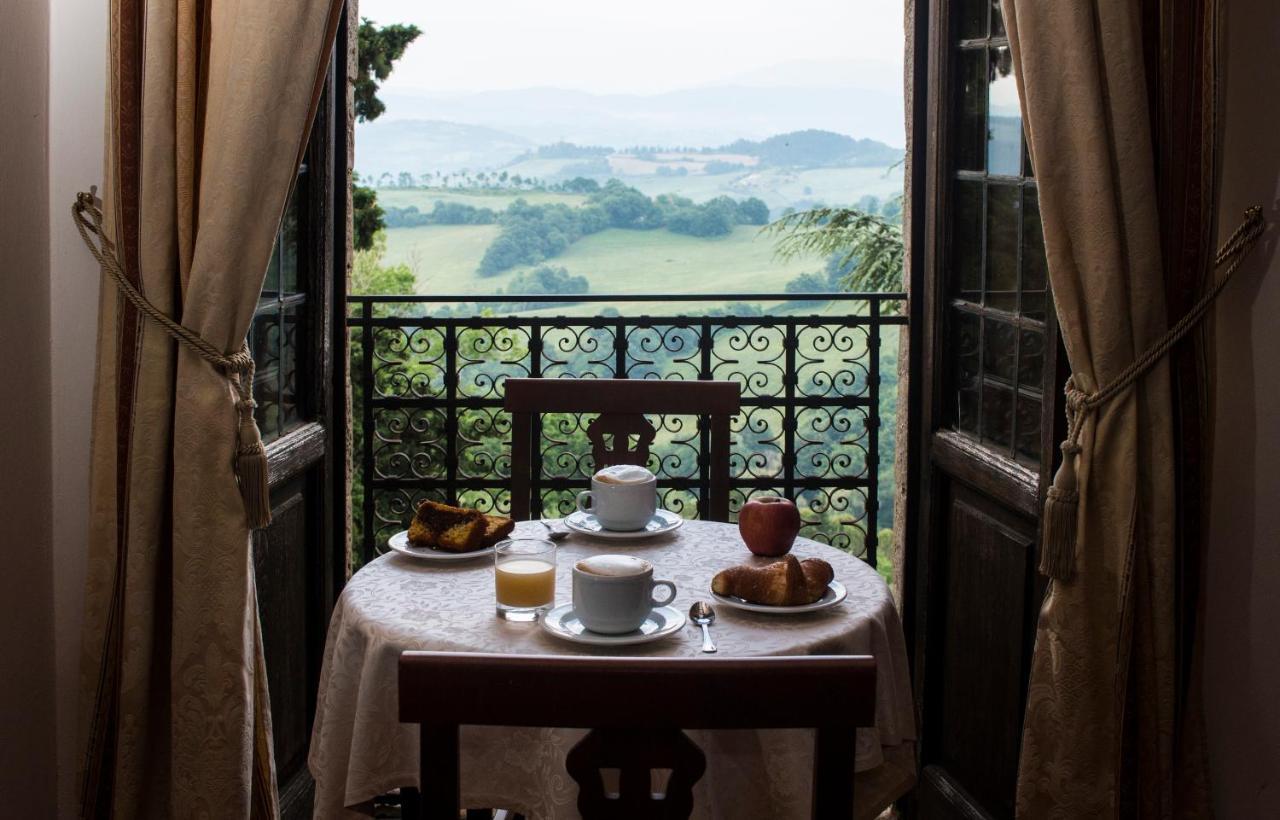 Castello Di Petroia Dimora D'Epoca Hotel Gubbio Bagian luar foto