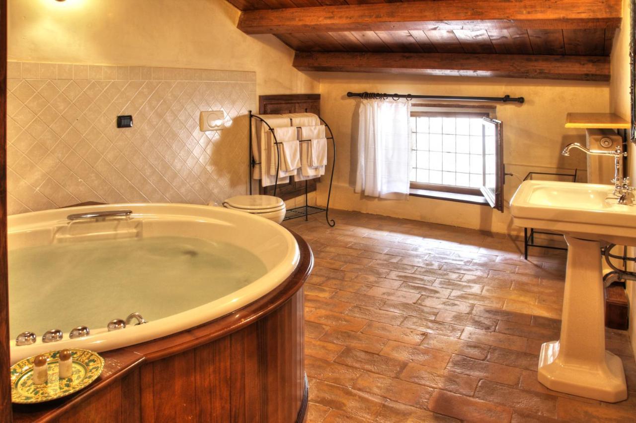 Castello Di Petroia Dimora D'Epoca Hotel Gubbio Bagian luar foto